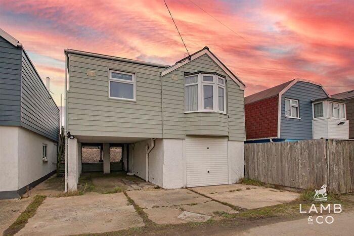 2 Bedroom Detached House For Sale In Tower Estate, Point Clear Bay, CO16