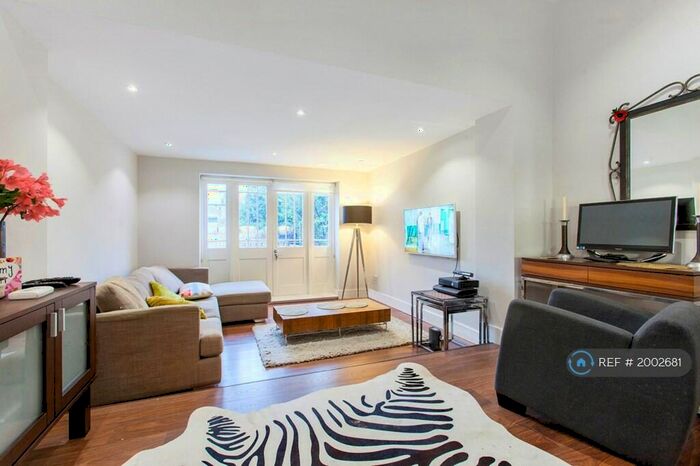 2 Bedroom Flat To Rent In Brondesbury Road, London, NW6