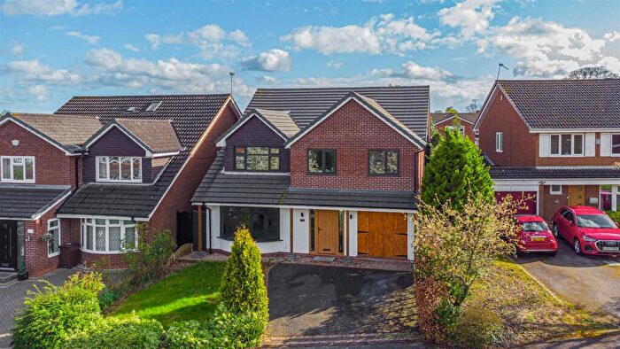5 Bedroom Detached House For Sale In Trehern Close, Knowle, B93