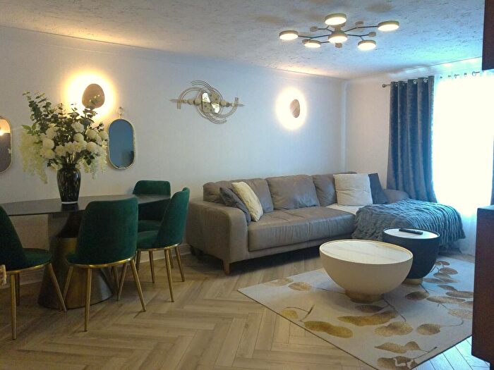 2 Bedroom Flat For Sale In Hagley Road, Birmingham, B16