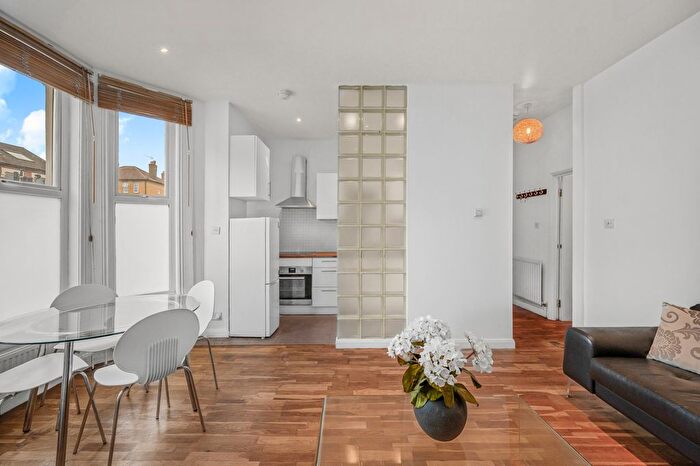 1 Bedroom Flat To Rent In Lower Richmond Road, West Putney, SW15