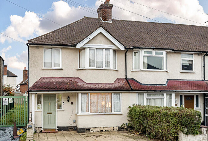 3 Bedroom End Of Terrace House For Sale In Abbotts Road, Mitcham, CR4