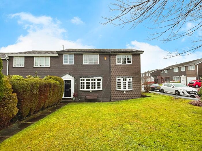 4 Bedroom Town House For Sale In Crosshill Walk, Ladybridge, BL3
