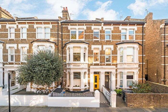 2 Bedroom Flat To Rent In Saltram Crescent, Maida Vale, W9