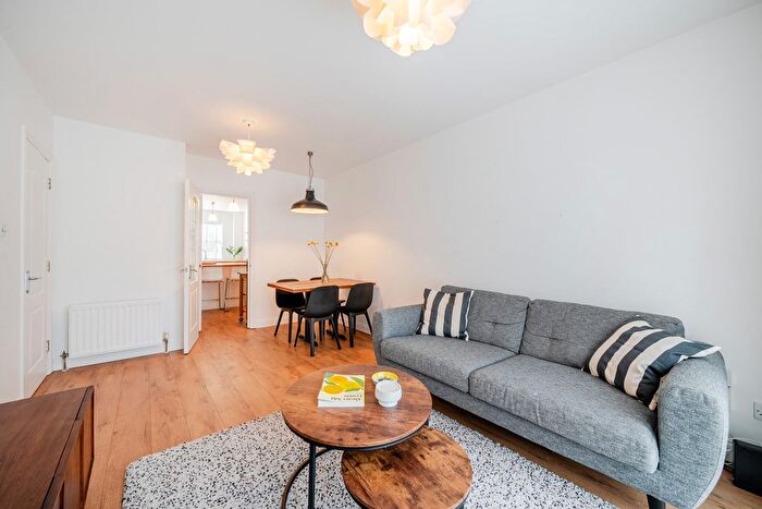 1 Bedroom Flat For Sale In Leathermarket Court, London, SE1