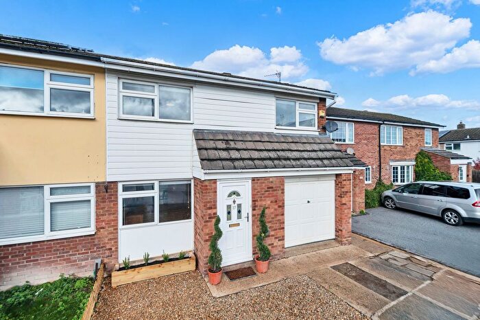 3 Bedroom Semi-detached House For Sale In Beechwood Avenue, Melbourn, SG8