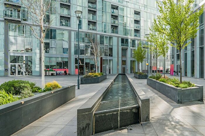 3 Bedroom Flat For Sale In Atrium Heights, Little Thames Walk, Greenwich, Deptford, SE8