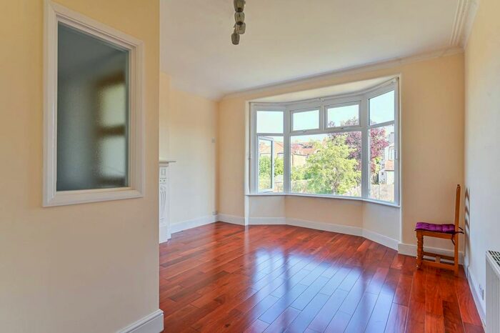 4 Bedroom Semi-Detached House To Rent In Heybridge Avenue, Streatham Common, London, SW16