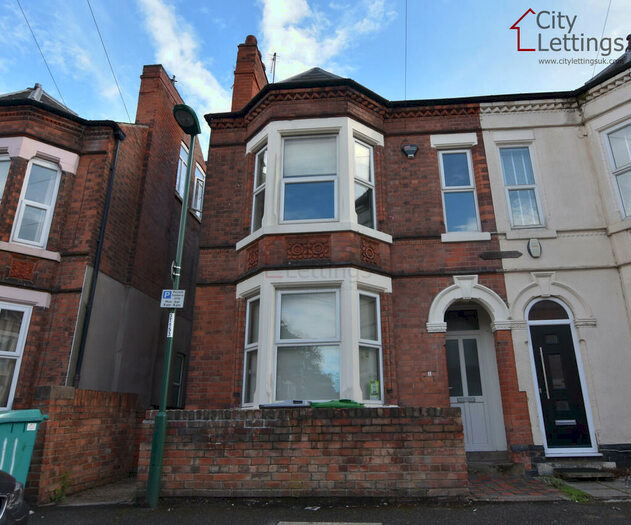 5 Bedroom Semi-Detached House To Rent In Trinity Avenue, Lenton, NG7