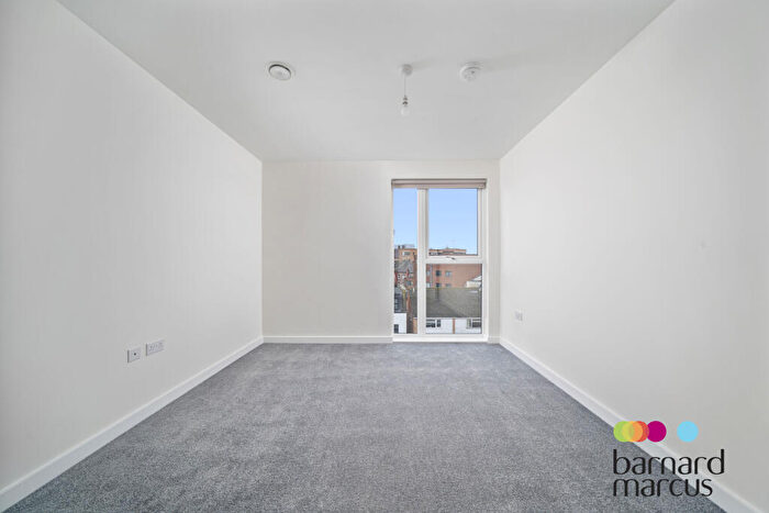 2 Bedroom Apartment To Rent In Victoria Road, Barnet, EN4