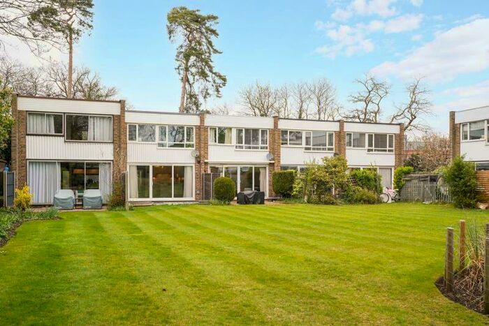 3 Bedroom Terraced House To Rent In St Georges Close, Weybridge, Surrey, KT13