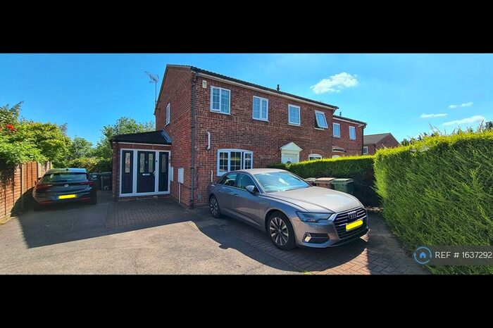 3 Bedroom End Of Terrace House To Rent In Lindsey Road, Luton, LU2