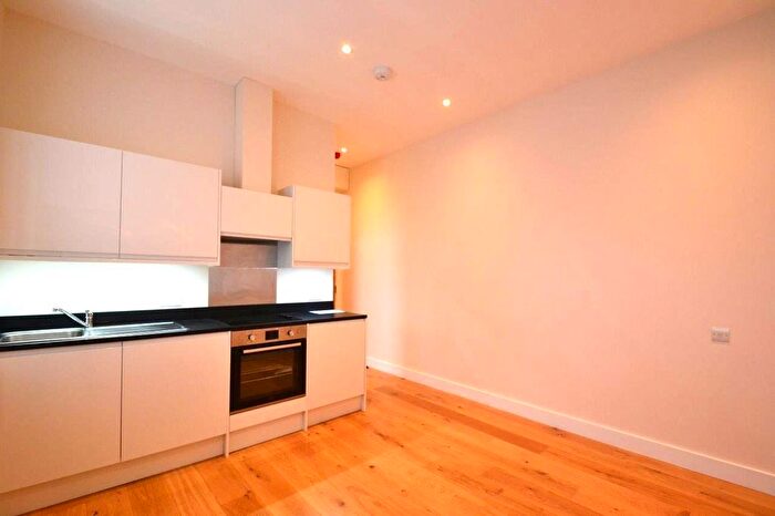 Studio To Rent In King Street, Hammersmith, W6