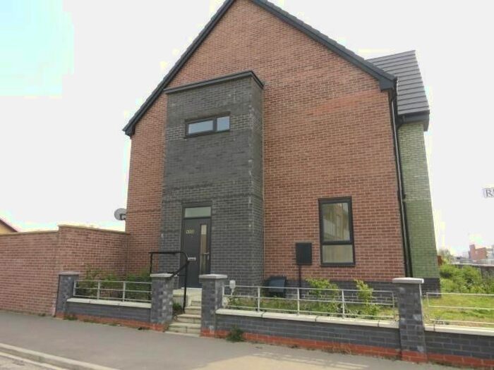 3 Bedroom Semi-Detached House To Rent In Hawthorn Avenue, Hull, HU3