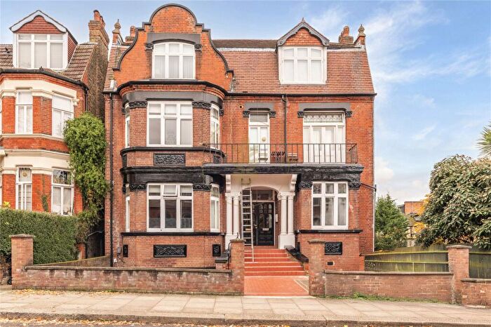 Apartment To Rent In Parsifal Road, West Hampstead, London, NW6