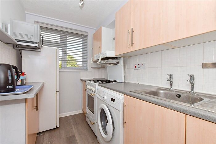 1 Bedroom Flat For Sale In Lancaster Close, Ramsgate, Kent, CT12