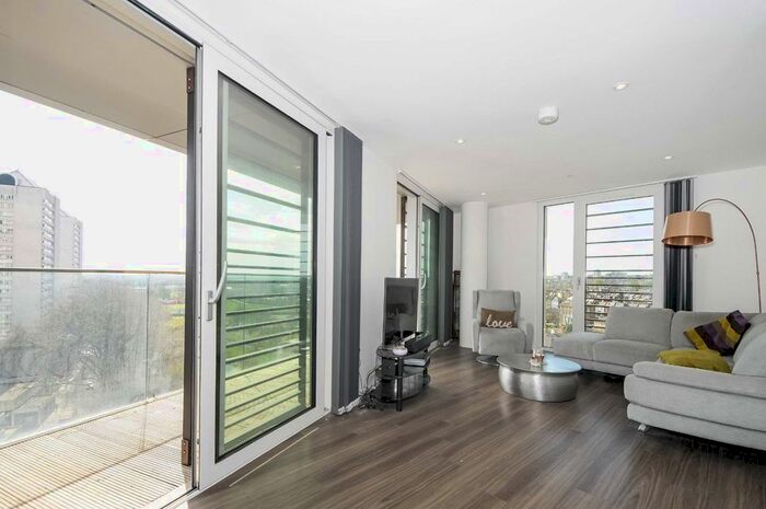 2 Bedroom Flat To Rent In Buckhold Road, London, SW18