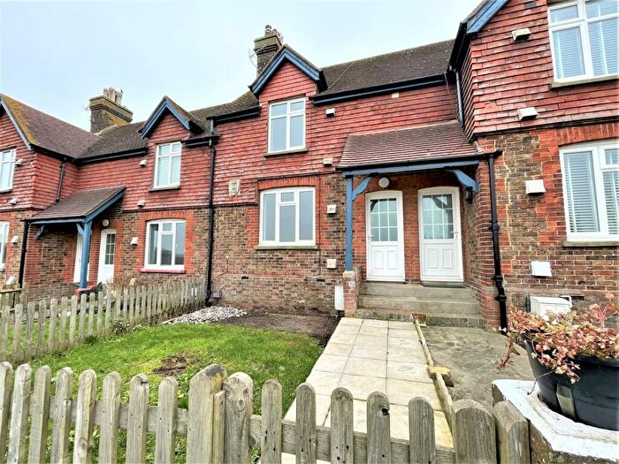 3 Bedroom Terraced House To Rent In Hampden Gardens, BN9