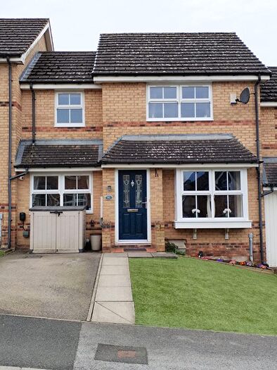 3 Bedroom Terraced House For Sale In Rush Croft, Thackley, Bradford, BD10