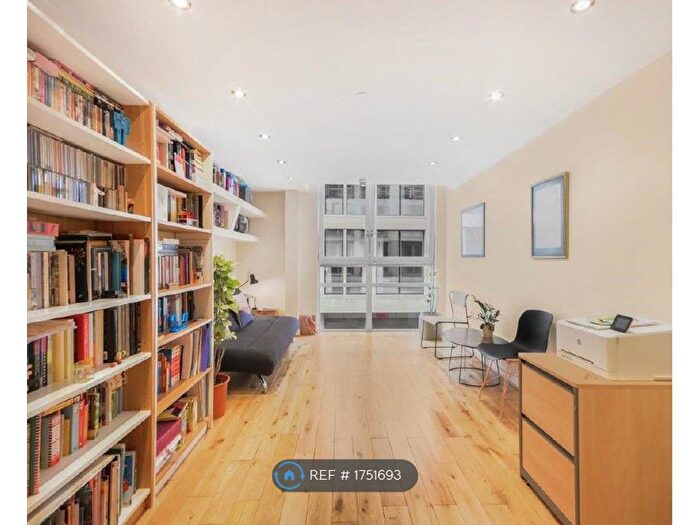 2 Bedroom Flat To Rent In Lamb's Passage, London, EC1Y