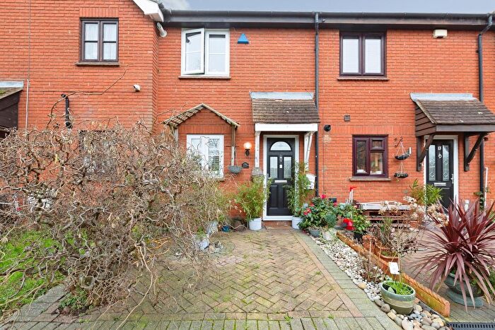 2 Bedroom Terraced House For Sale In Vienna Close, Ilford, Essex, IG5