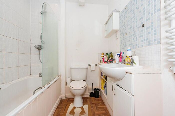 1 Bedroom Flat For Sale In Ambleside, Purfleet-On-Thames, RM19