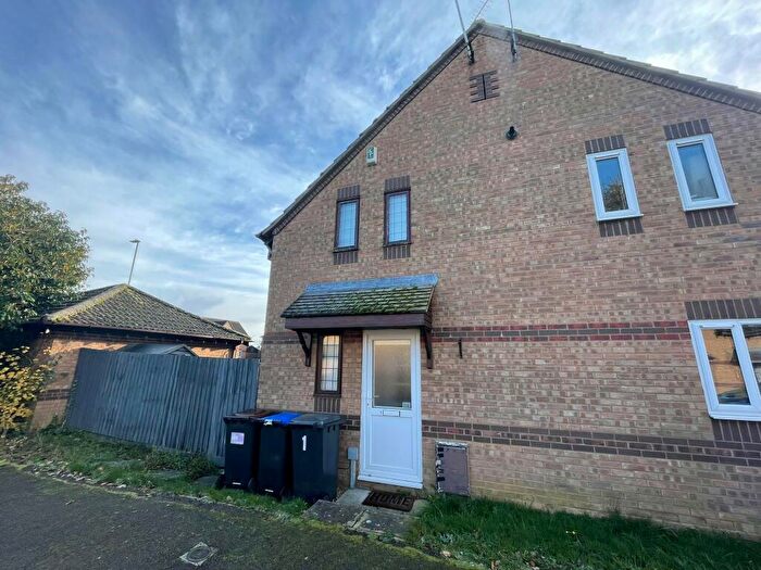 1 Bedroom House To Rent In Hirondelle Close, Duston, NN5