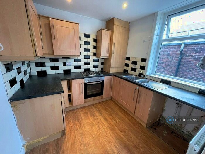 2 Bedroom Flat To Rent In Rishon Lane, Bolton, BL3