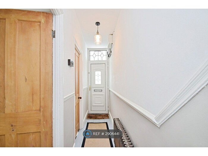 2 Bedroom Terraced House To Rent In Castle Square, Swansea, SA3