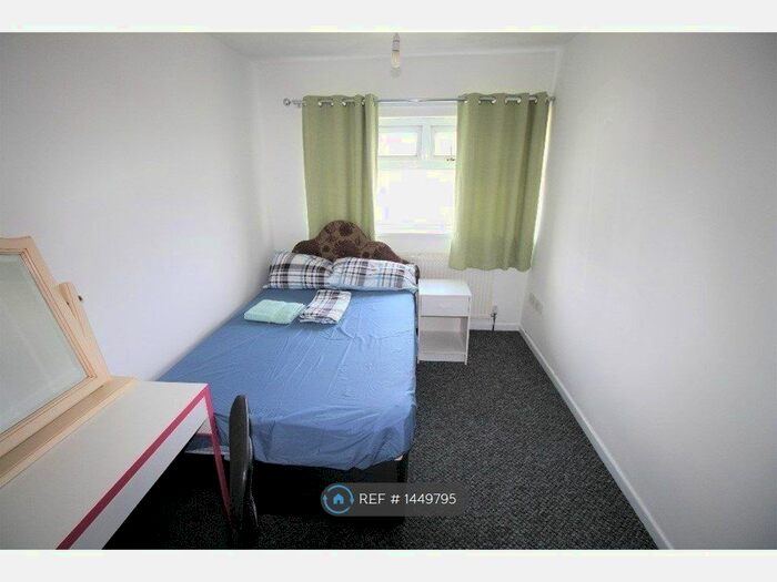 4 Bedroom Terraced House To Rent In Pentrebane Road, Cardiff, CF5