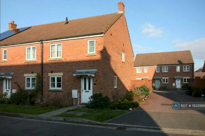 3 Bedroom End Of Terrace House To Rent In Stroud Way, Weston-Super-Mare, BS24
