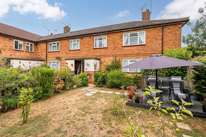 2 Bedroom Flat For Sale In Trinity Road, Ware, SG12