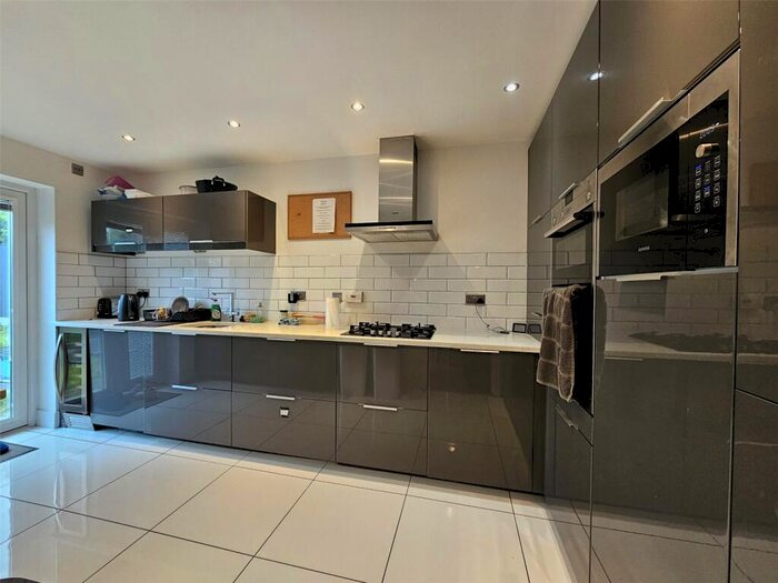 1 Bedroom House To Rent In Kensington Gardens, Carlton, Nottingham, Nottinghamshire, NG4