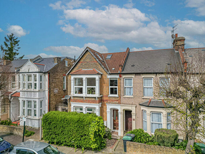 3 Bedroom Flat For Sale In Northbrook Road - Bowes Park - London -, N22