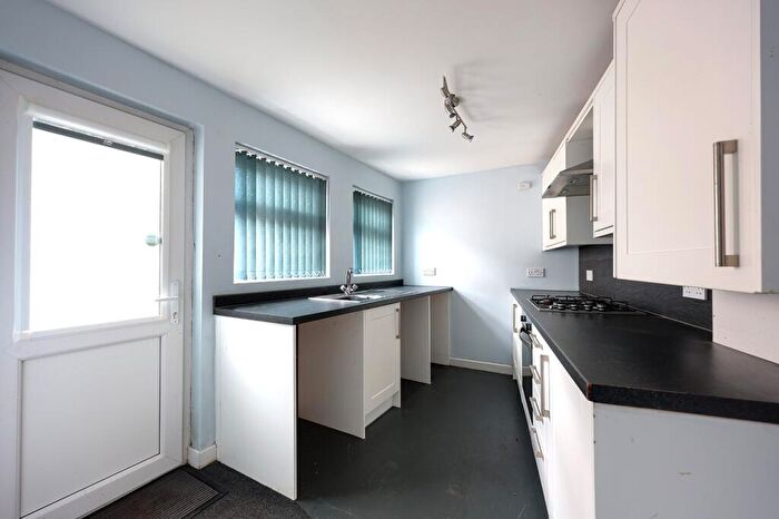 3 Bedroom End Of Terrace House For Sale In Cemetery Road, Padiham, Burnley, BB12