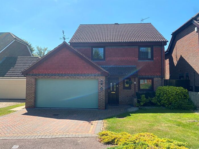 4 Bedroom Detached House For Sale In Warwick Road, Southam, CV47