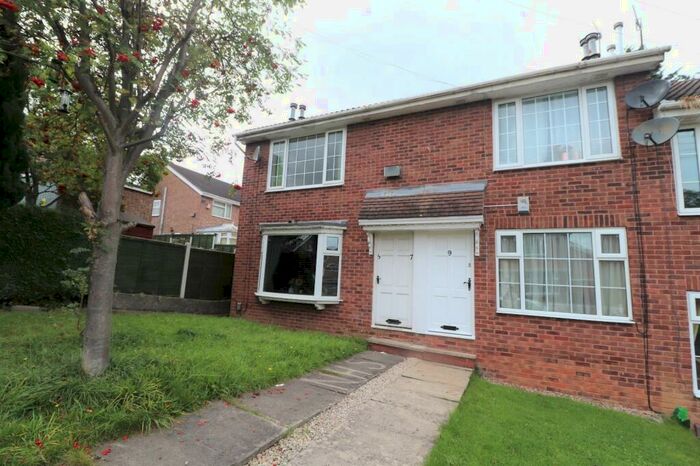 1 Bedroom Flat To Rent In Fieldway Close, Leeds, West Yorkshire, LS13