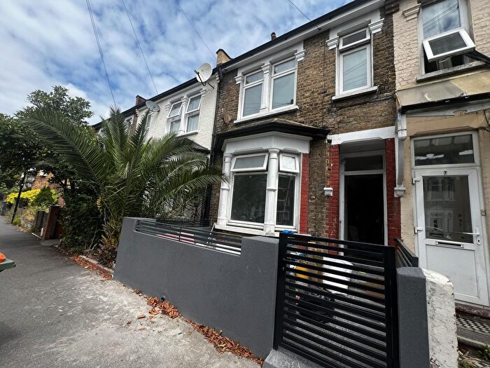 2 Bedroom End Terrace House To Rent In Lonsdale Avenue, London, E6