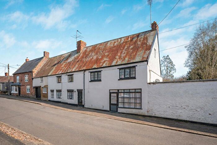 4 Bedroom Cottage For Sale In Sutton Street, Flore, NN7