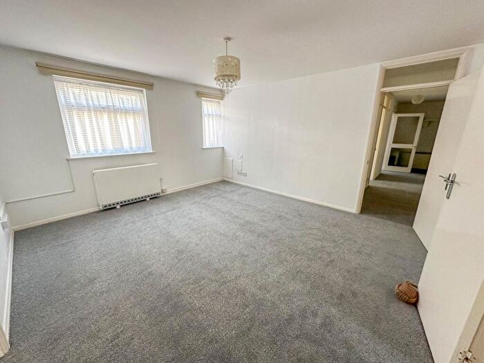 2 Bedroom Apartment To Rent In Devonshire Place, Eastbourne, BN21