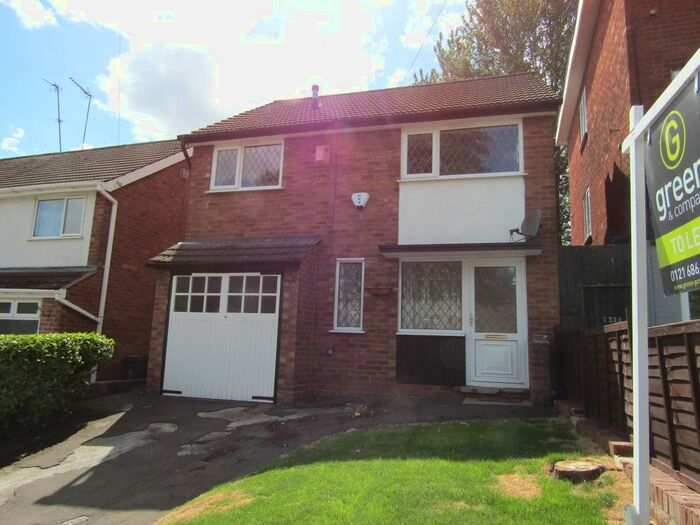 3 Bedroom Detached House To Rent In Beacon Road, Great Barr, Birmingham, West Midlands, B43