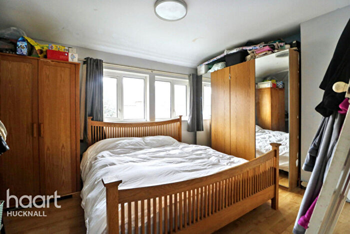 3 Bedroom Semi-Detached House For Sale In St Albans Road, Nottingham, NG6