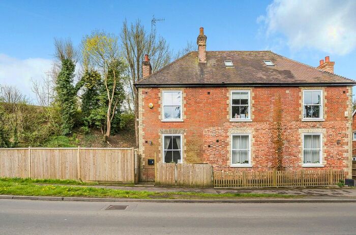3 Bedroom Semi-Detached House For Sale In Gomshall, Guildford, Surrey, GU5