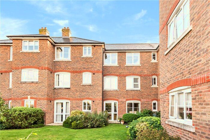 1 Bedroom Flat To Rent In Barnes Lodge, Wessex Road, Dorchester DT1