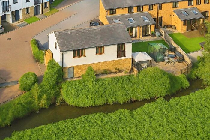 1 Bedroom Detached House For Sale In Tawny Beck, Leeds, LS13