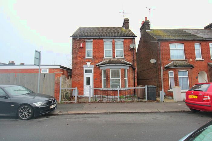 4 Bedroom Detached House To Rent In Norton Road, Luton, LU3
