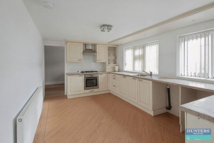 7 Bedroom Detached House For Sale In Hazel Walk Bradford, BD9