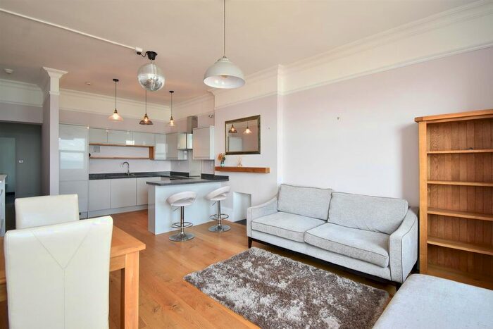 3 Bedroom Flat To Rent In Marina, St. Leonards-On-Sea, TN38