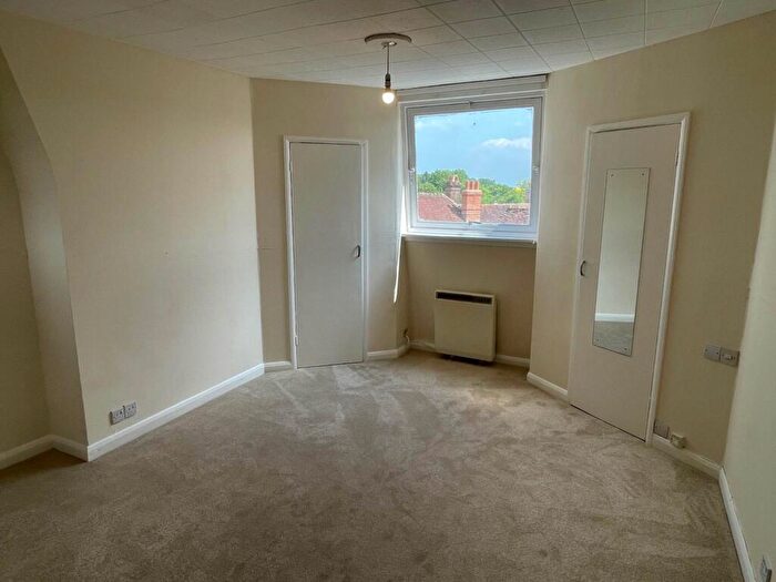 1 Bedroom Flat To Rent In West Street, Blandford Forum, DT11