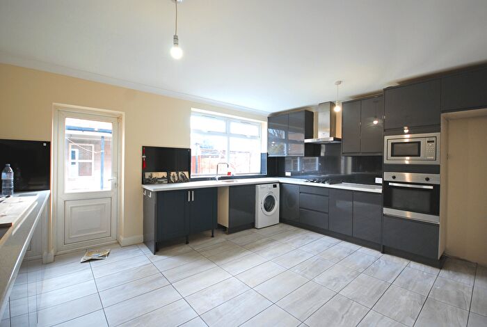 4 Bedroom Semi Detached House To Rent In Carlyon Road, Wembley, HA0